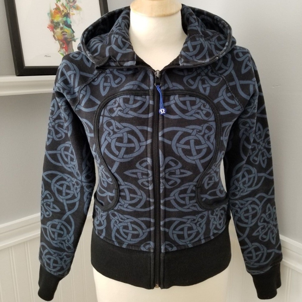 Lululemon Athletica Black and Blue Patterned Hoodie